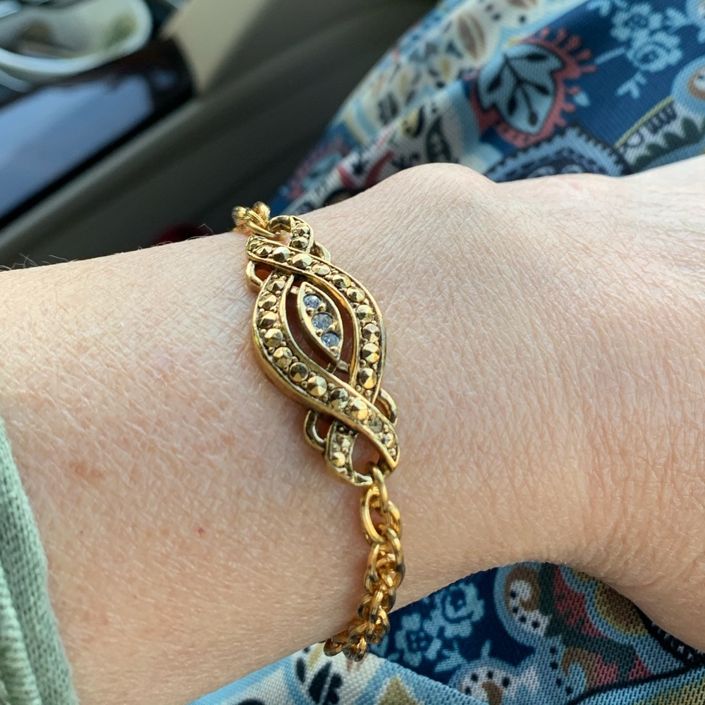 Avon Bracelet - Picture 2 of 4